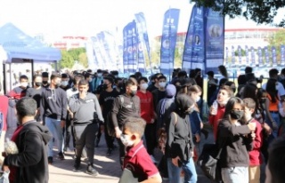 Kitap Fuarı’na öğrenci ilgisi