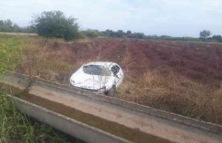 Otomobili tarlaya uçtu, sürücü kayıplara karıştı