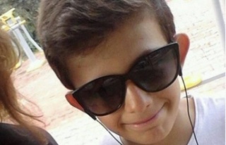 Otomobilin çarptığı ortaokul öğrencisi hayatını...