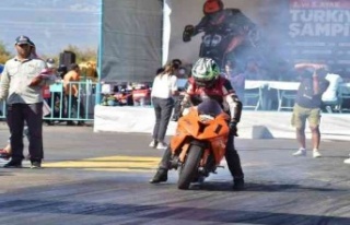 Türkiye Drag Şampiyonları ödüllendirildi