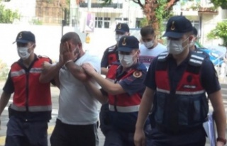 Yabancı uyruklu kadınları borçlandırıp fuhuşa...