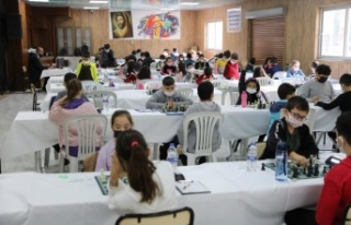 300 genç beyin satrançta yarışıyor