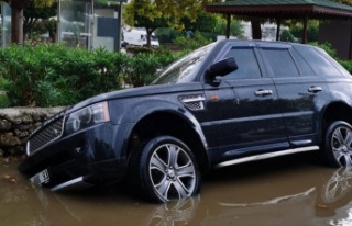 Alanya’da lüks cip suya gömüldü