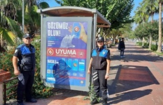 Alanya’da 40 farklı noktaya UYUMA ve KADES afişi