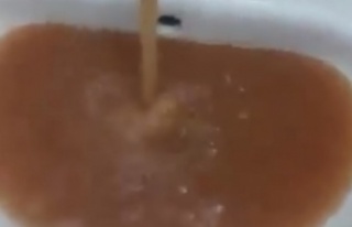 Alanya’da evin musluğundan çamur aktı