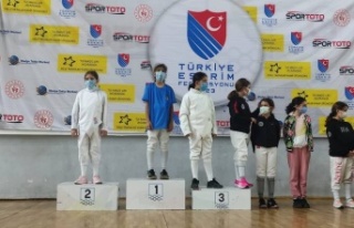 Alanyaspor Eskrim Takımı'ndan büyük başarı