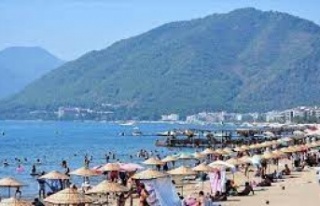 Antalya 10 ayda 8,6 milyon turisti ağırladı