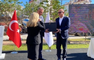 Bakan Çavuşoğlu HEP'in temel atma törenine...