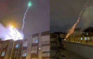 Çatıdan ateşledikleri havai fişek yanlarına düşünce...