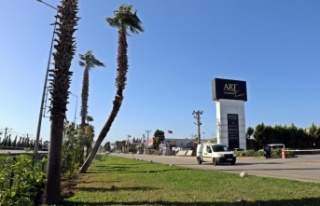 Fırtınalı havalarda görüntüsüyle tedirgin etmeye...