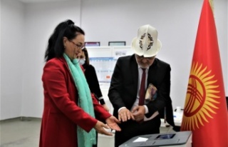 Kırgızistan vatandaşlarının ilk kez oy kullanma...