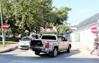 Sürücülerin yasak yol inadı, diğer sürücüleri...