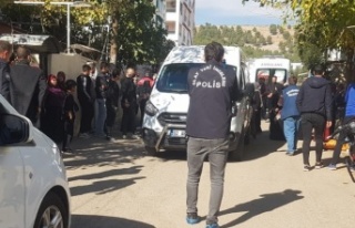 Üç çocuk annesi kadın banyoda ölü bulundu