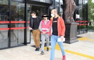 Alanya'da sevgilisini darp ve gasp eden şahıs...