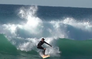 Alanya'da sörfçüler dev dalgaları fırsat...