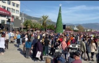 Alanya'da Yeni Yıl Pazarı'na yoğun ilgi
