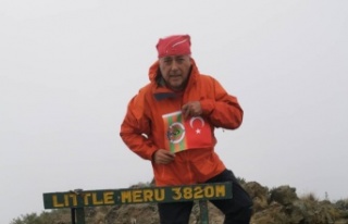 Alanyaspor sevgisini Afrika'nın zirvesine taşıyor