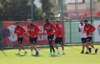 Alanyaspor, Adana Demirspor maçı hazırlıklarına...