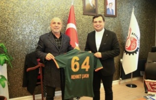 Alanyaspor Başkanı Çavuşoğlu, koşan adama misafir...