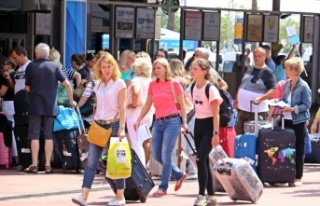 Antalya’ya gelen turist sayısı 9 milyonu geçti