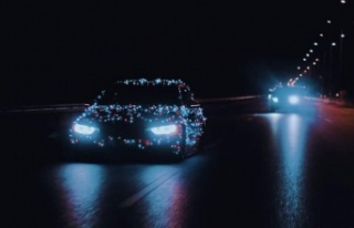 Arabasını disko topuna çeviren sürücüye, polisten...