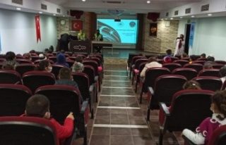 Jandarmadan ilkokul öğrencilerine trafik semineri