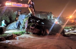 Kumluca’da fırtına mesaisi