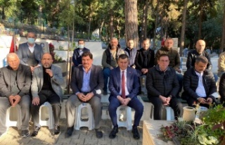 MHP'den Alanya Garnizon Şehitliğine ziyaret