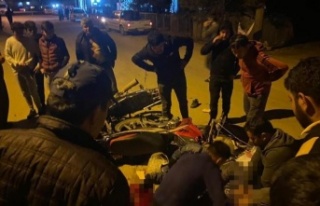 Motosikletler çarpıştı, 2 sürücü öldü