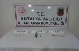 Şüphe üzerine durdurulan araçta uyuşturucu çıktı