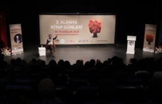 Yazar Murat Menteş, Alanyalı sevenleriyle buluştu 