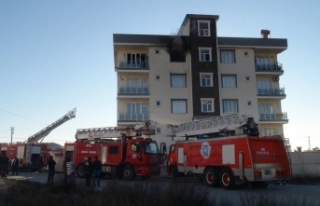 5 katlı binada korkutan yangın