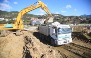 Alanya'da 30 metrelik imar yolunda çalışmalar...