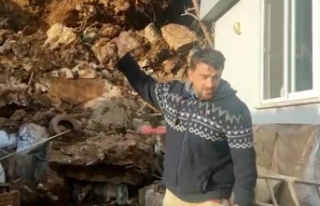 Alanya'da dev kaya parçası evin üzerine düştü,...