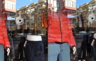 Alanya'da gece saatlerinde işyeri kurşunlandı