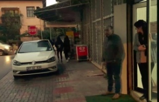 Alanya'daki deprem anbean kameralara yansıdı