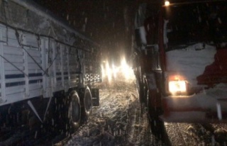 Alanya-Konya karayolunda kar yağışı sebebiyle...