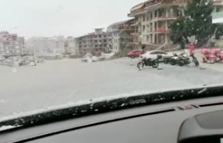 Alanya'ya doluyla karışık kar sürprizi