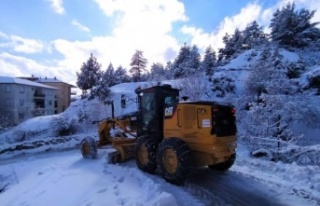 Alanya’dan Akseki’ye greyder ve personel desteği