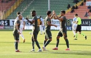 Alanyaspor evinde 1 puana razı oldu