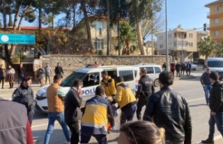 Ambulansla doğuma giden karısını motosikletle...