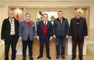 Başkan Böcek'ten taksici esnafına zam müjdesi