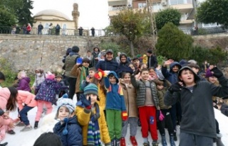 Başkan Yücel’den çocuklara karne hediyesi 