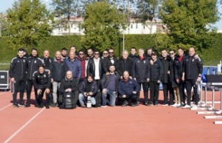 Beşiktaş teknik ekibi, basın mensuplarıyla aynı...