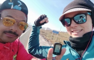 Bisikletleri ile Avrupa turuna çıkan Fransız çift...