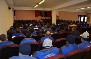 Büyükşehir Belediyesi, personeline iletişim semineri...