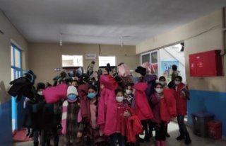 Çocuklar için bot ve mont çağrısı karşılık...