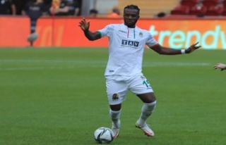 Diedhiou'dan sonra Awaziem de gidiyor