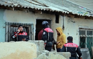 Emekli polise hırsız şoku