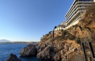 Falezlerde yükselen 6 katlı binanın yıkım hikayesi...